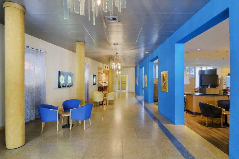 Hotel Express Centre By Ihg 3*
